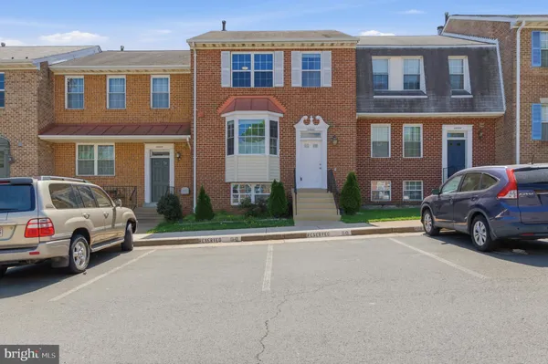 $590,000 | 46601 Carriage Court, Sterling, VA 20164