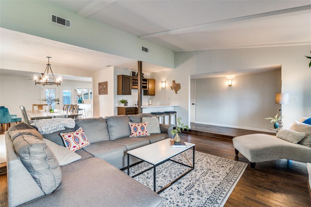 4225 Wayfaring Street Mesquite, TX 75150 - Photo 5 of 26 a living room with furniture and a rug