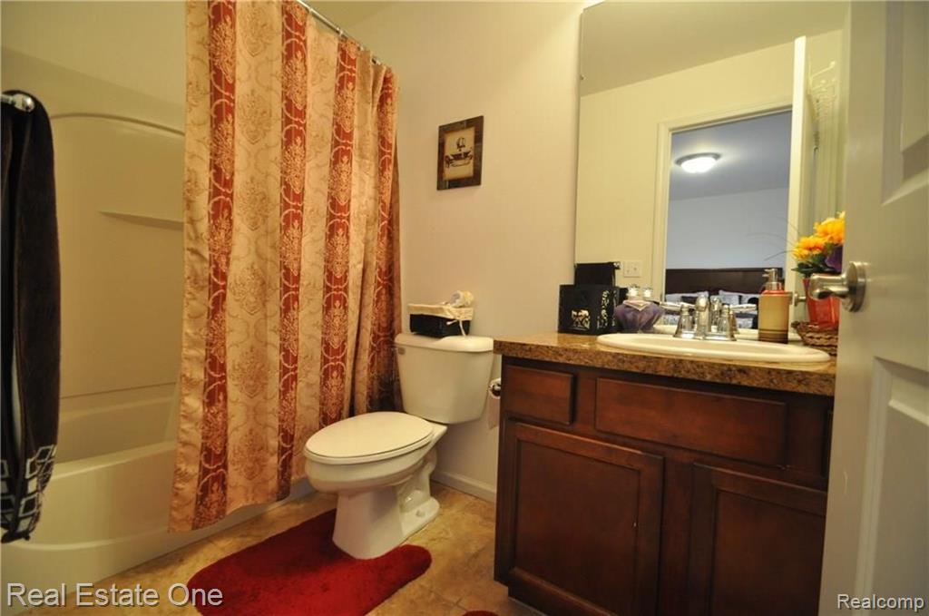 3615 Connors Drive Rochester Hills, MI 48307 - Photo 25 of 45