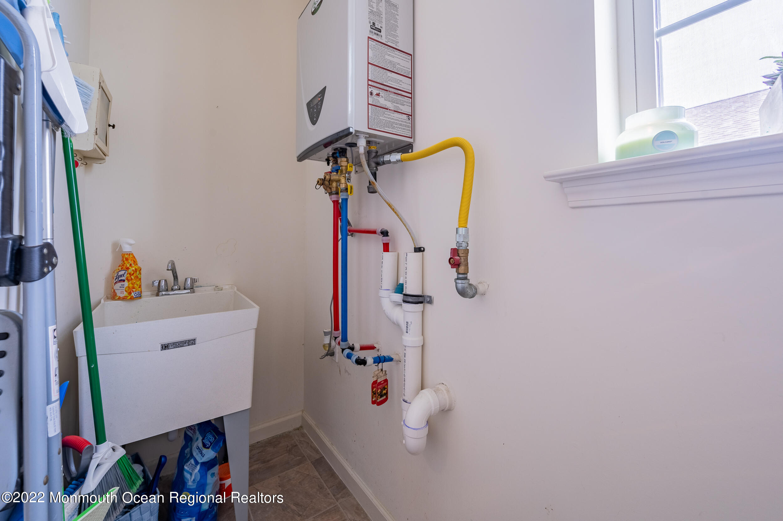 387 Kingfisher Road Tuckerton, NJ 08087 - Photo 35 of 43 Laundry 2