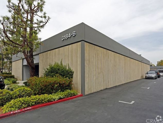 $2,000,000 | 3184 Airway Avenue, Unit B, Costa Mesa, CA 92626