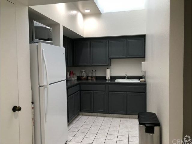 $2,000,000 | 3184 Airway Avenue, Unit B, Costa Mesa, CA 92626