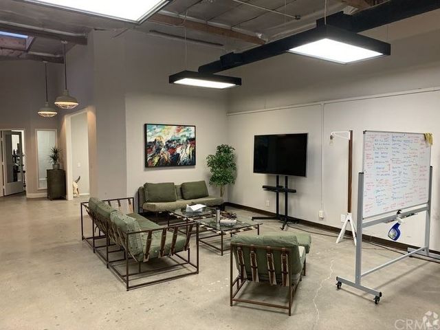 $2,000,000 | 3184 Airway Avenue, Unit B, Costa Mesa, CA 92626