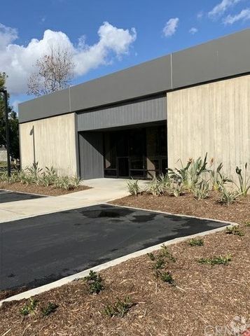 $2,000,000 | 3184 Airway Avenue, Unit B, Costa Mesa, CA 92626