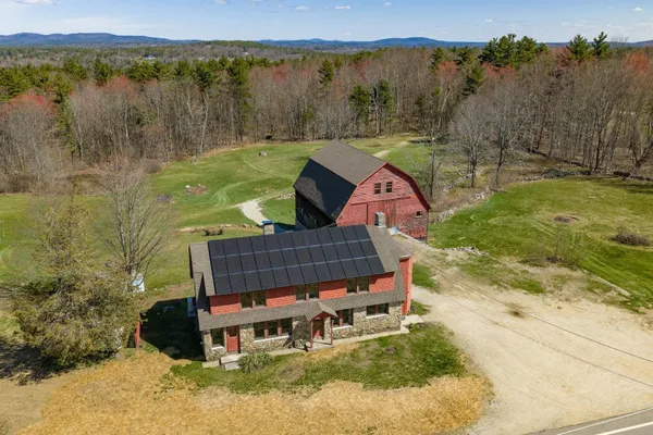 $750,000 | 393 High Street, Candia, NH 03034
