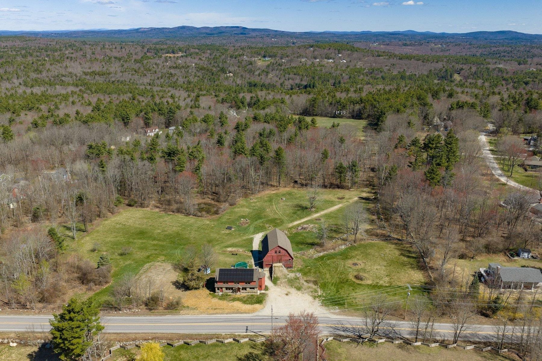 393 High Street Candia, NH 03034 - Photo 2 of 57