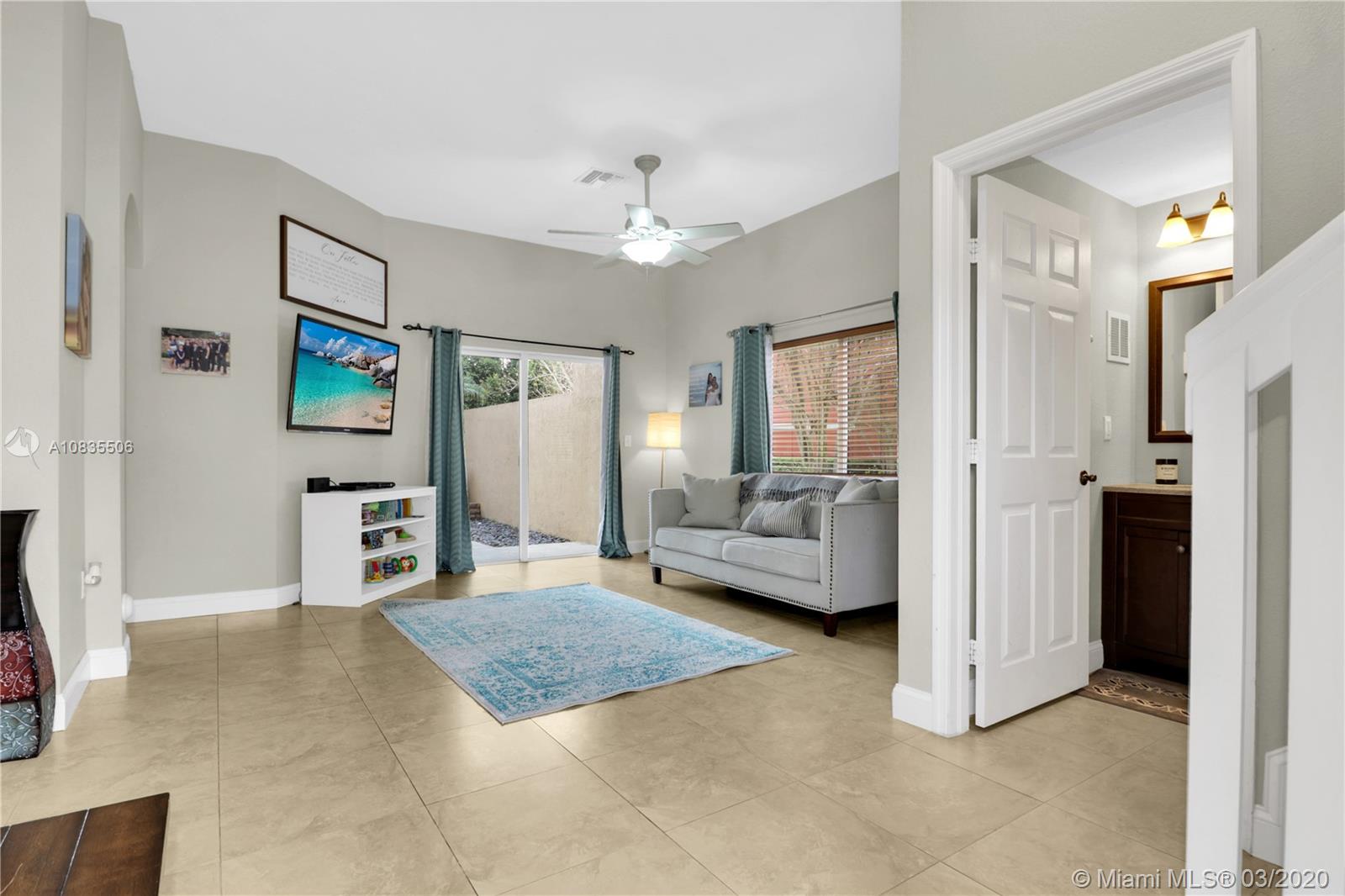 1954 Southeast 23rd Terrace Homestead, FL 33035 - Photo 4 of 14