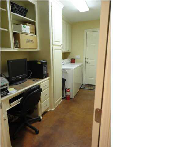 333 Kings Ridge Circle Brandon, MS 39047 - Photo 8 of 15 Laundry room-Office area