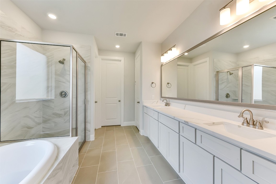 13015 Soaring Forest Drive Conroe, TX 77302 - Photo 20 of 39