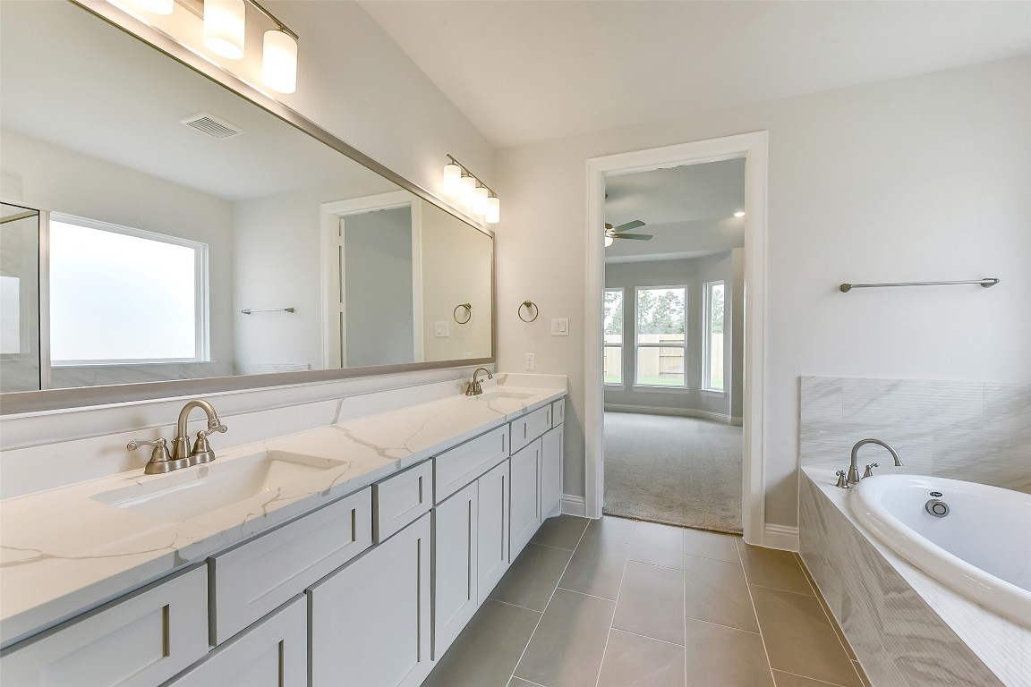 13015 Soaring Forest Drive Conroe, TX 77302 - Photo 21 of 39