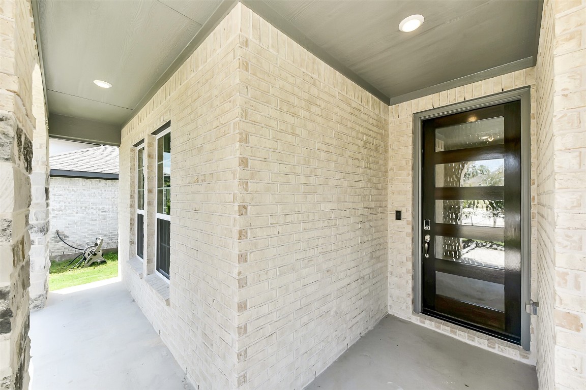 13015 Soaring Forest Drive Conroe, TX 77302 - Photo 4 of 39