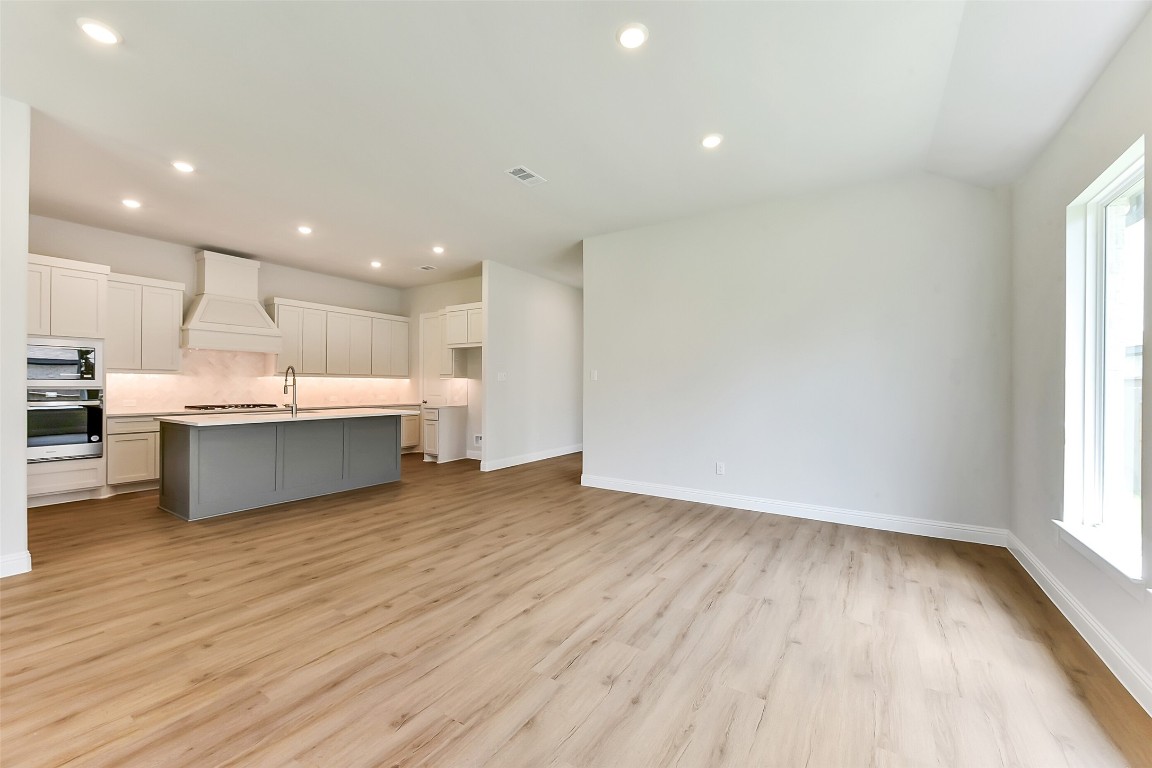 13015 Soaring Forest Drive Conroe, TX 77302 - Photo 8 of 39