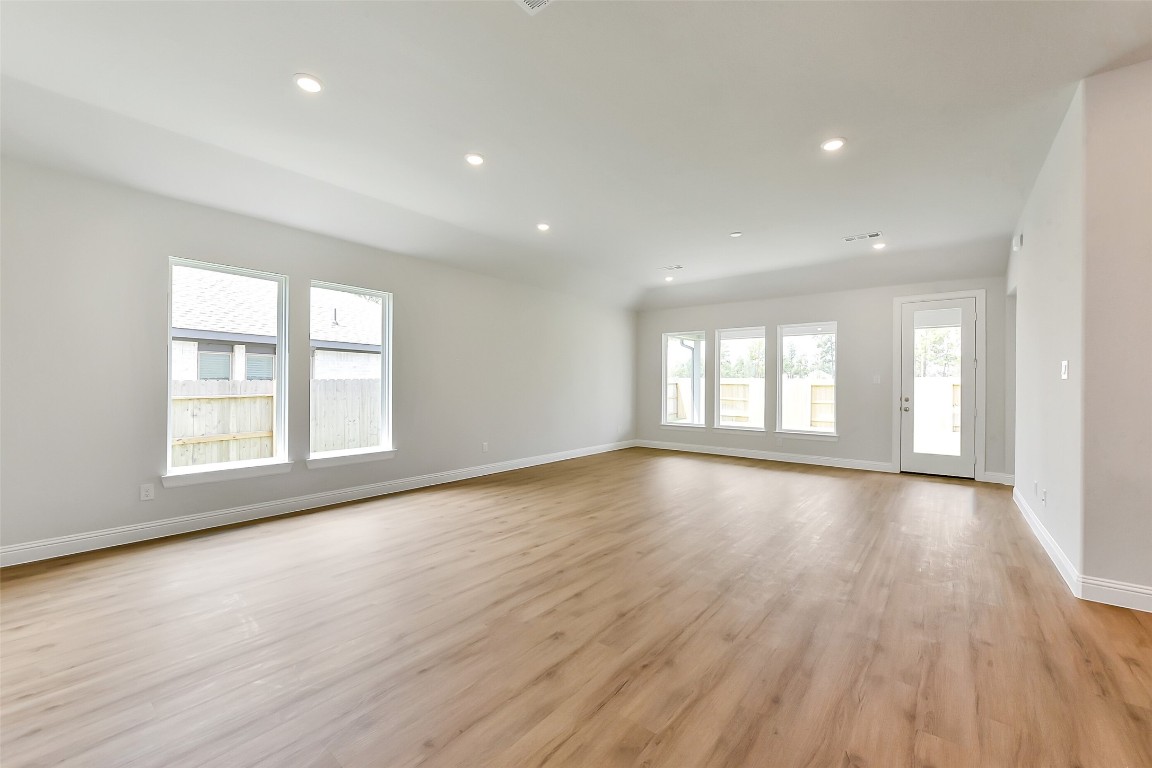 13015 Soaring Forest Drive Conroe, TX 77302 - Photo 10 of 39