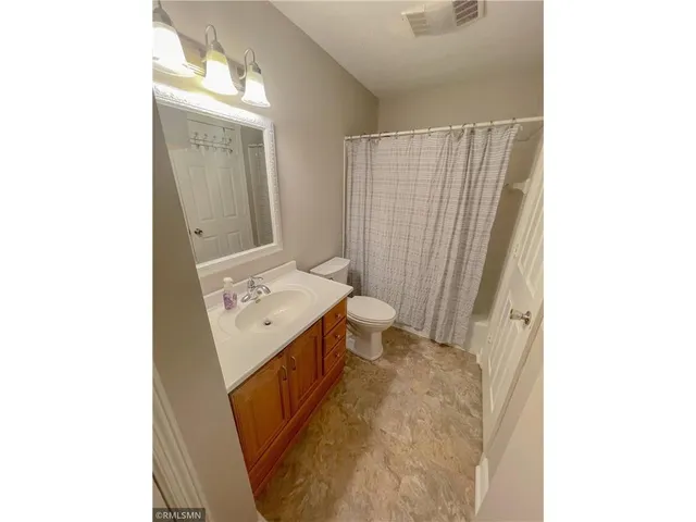 $1,900 | 10507 Decatur Circle, Bloomington, MN 55438