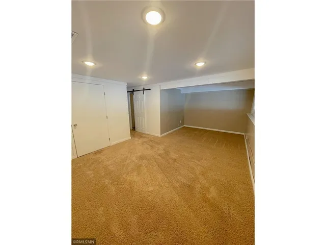 $1,900 | 10507 Decatur Circle, Bloomington, MN 55438