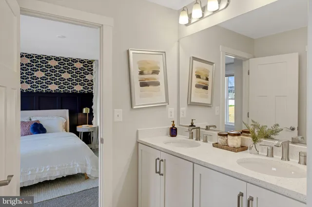 $799,990 | Falls, Sparks, MD 21152