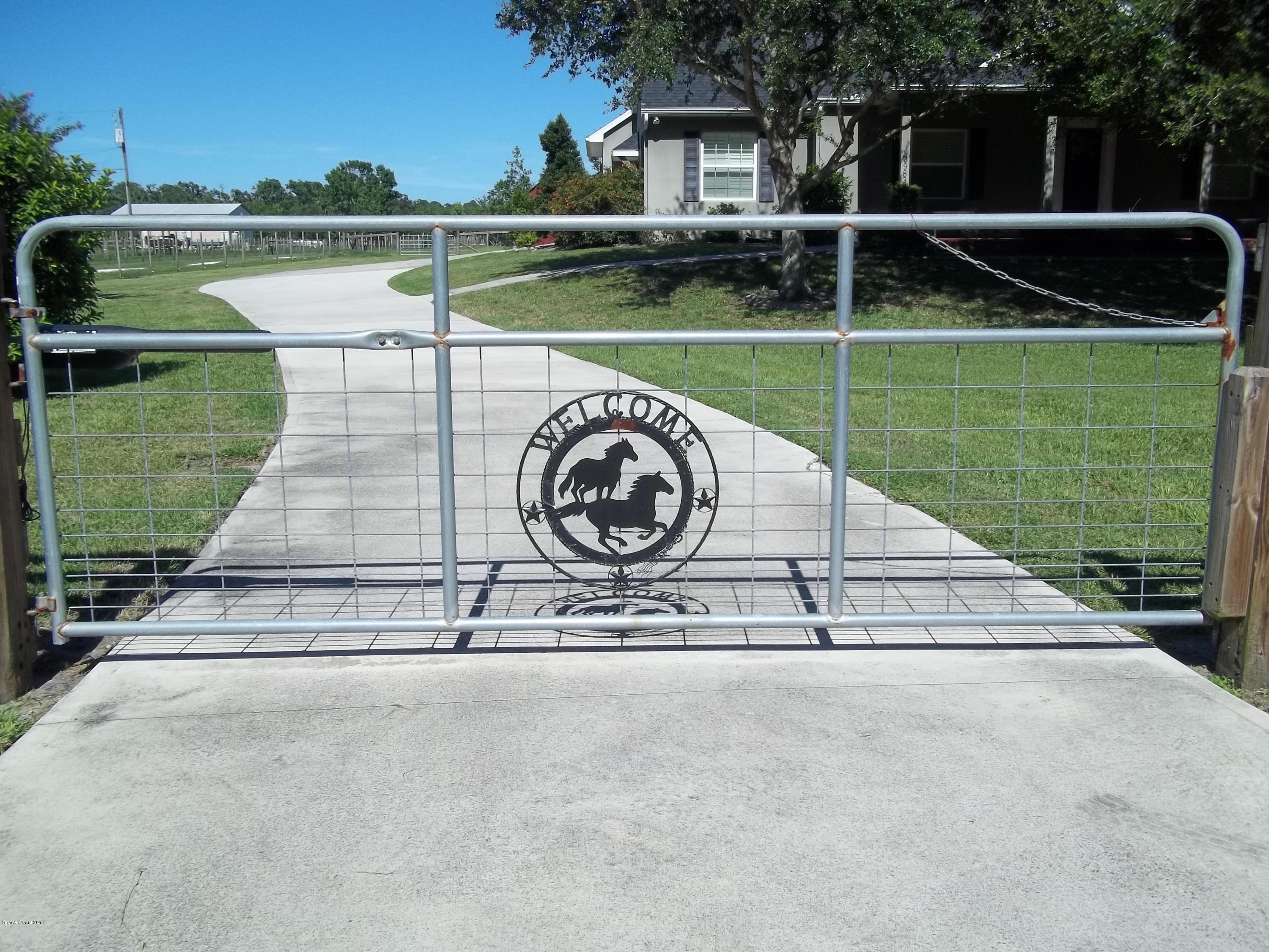 3983 Hammock Road Mims, FL 32754 - Photo 4 of 65 100_3722