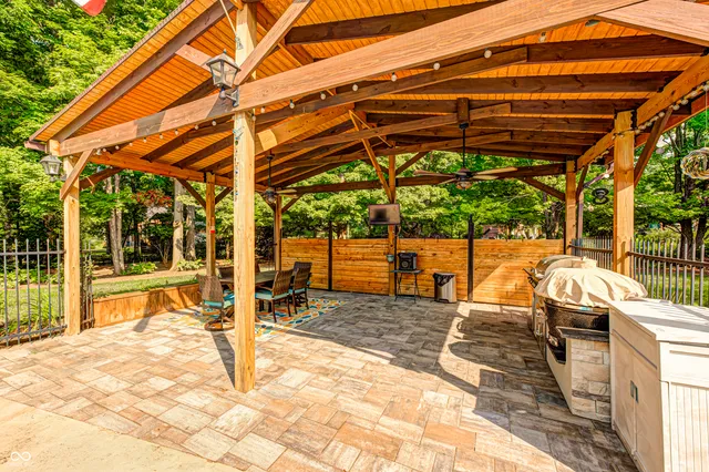 $925,000 | 6737 La Tour Circle, Indianapolis, IN 46278