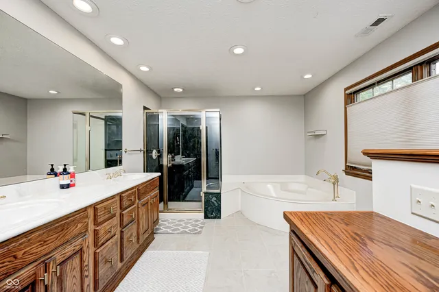 $925,000 | 6737 La Tour Circle, Indianapolis, IN 46278