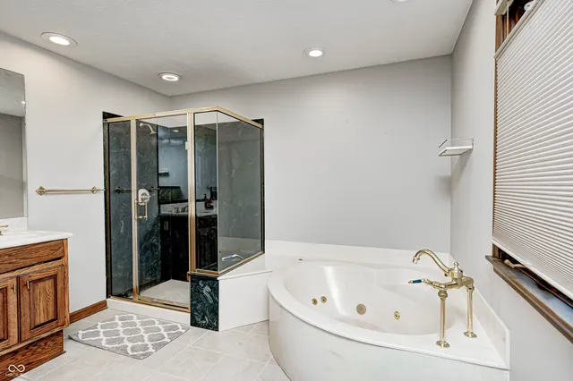 $925,000 | 6737 La Tour Circle, Indianapolis, IN 46278