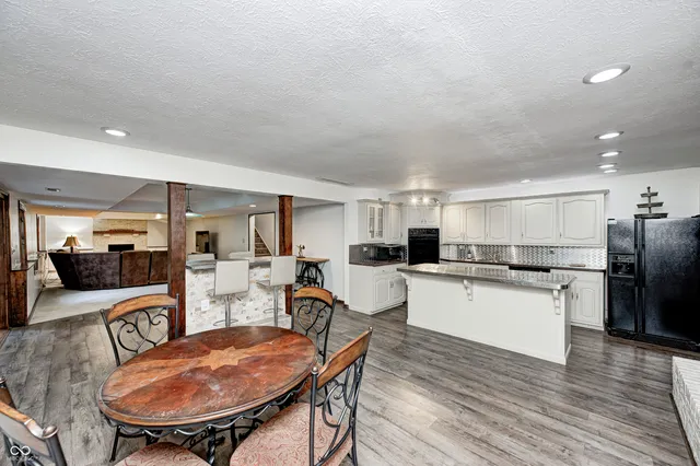 $925,000 | 6737 La Tour Circle, Indianapolis, IN 46278