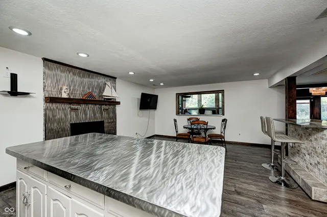 $925,000 | 6737 La Tour Circle, Indianapolis, IN 46278