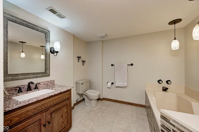 $925,000 | 6737 La Tour Circle, Indianapolis, IN 46278