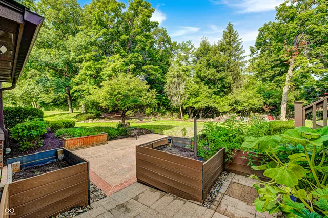 $925,000 | 6737 La Tour Circle, Indianapolis, IN 46278