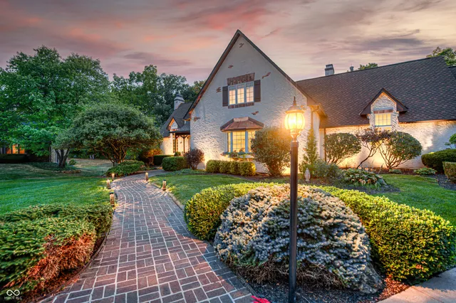 $925,000 | 6737 La Tour Circle, Indianapolis, IN 46278