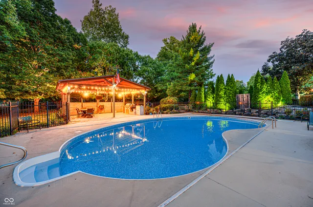 $925,000 | 6737 La Tour Circle, Indianapolis, IN 46278