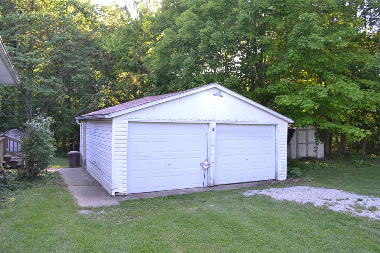 2218 South Knightridge Road Bloomington, IN 47401 - Photo 14 of 19