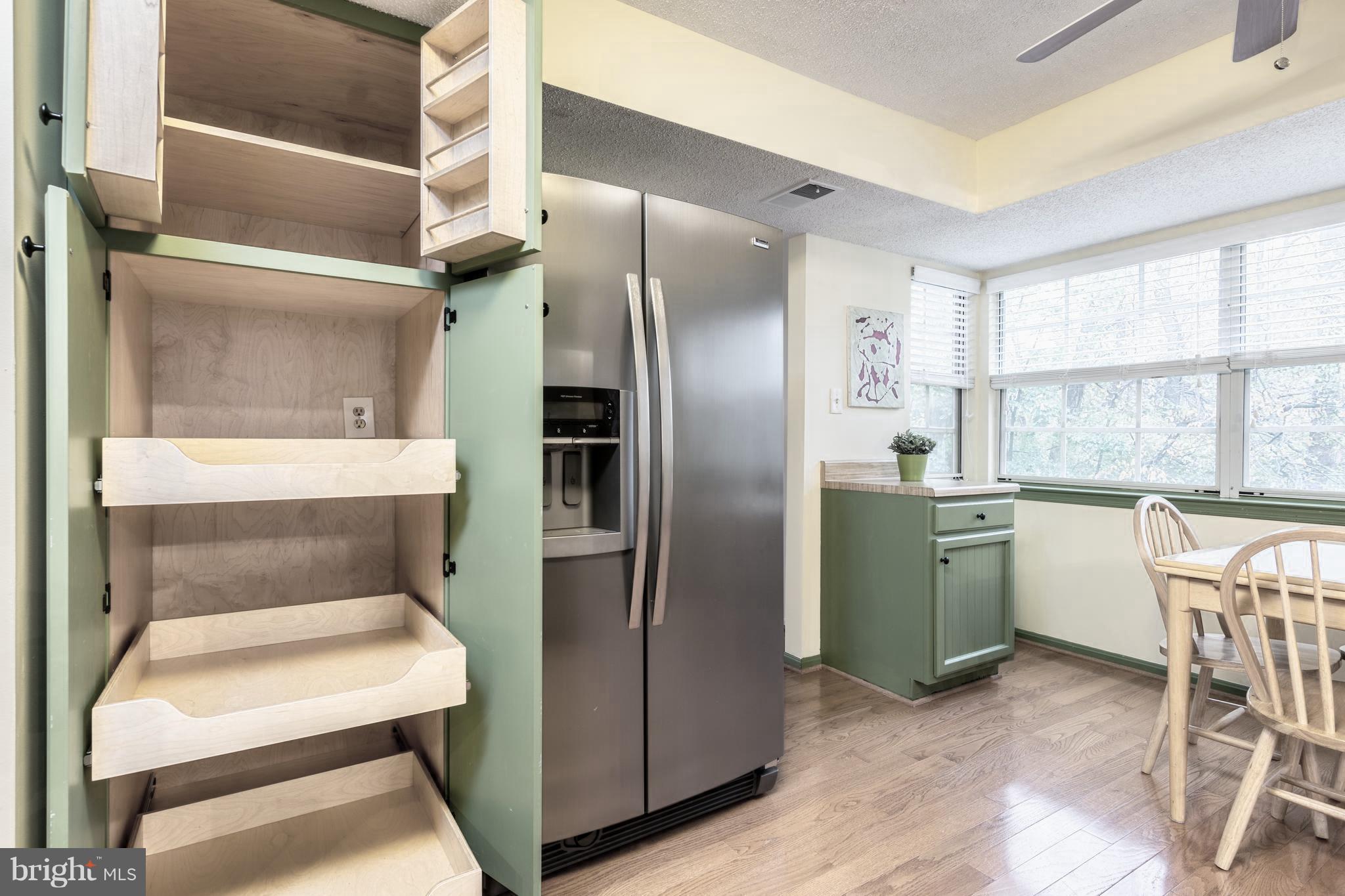 11343 Baroque Road Silver Spring, MD 20901 - Photo 12 of 43 Functional storage for chefs