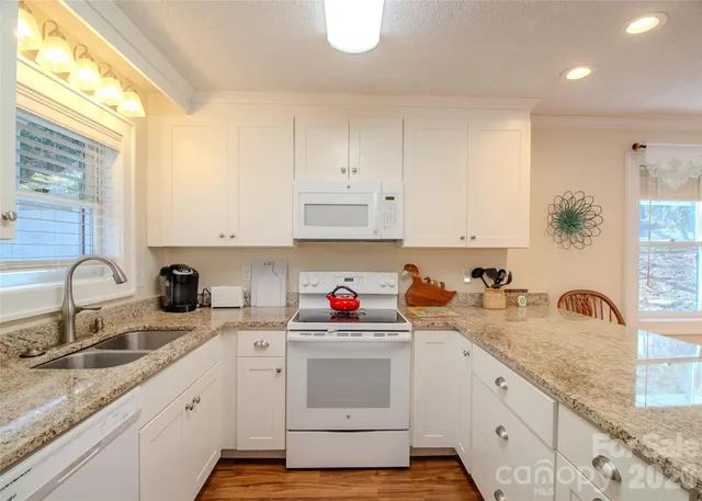 $369,000 | 155 Tri Vista Drive, Unit 2, Lake Junaluska, NC 28745