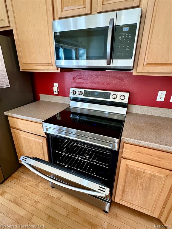 655 Cherry Orchard Road Canton, MI 48188 - Photo 11 of 27
