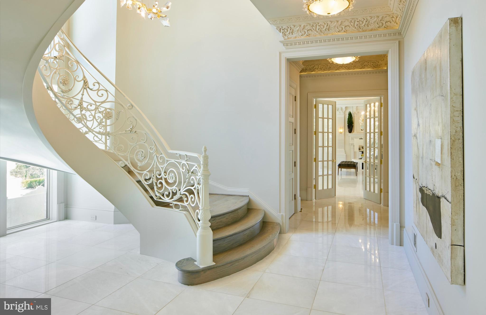 6431 Georgetown Pike McLean, VA 22101 - Photo 7 of 57 a view of entryway