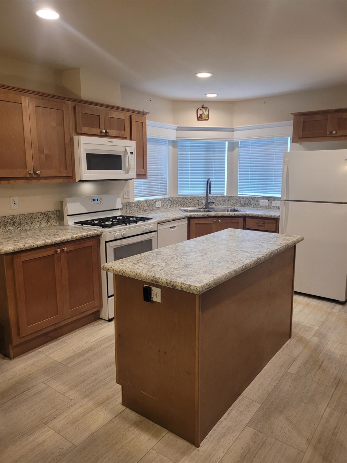 2621 Prescott Road, Unit 182 Modesto, CA 95350 - Photo 3 of 14