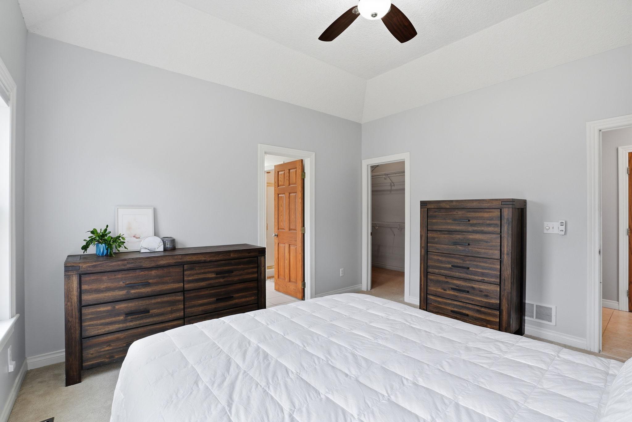 10389 Fox Run Road Woodbury, MN 55129 - Photo 18 of 43