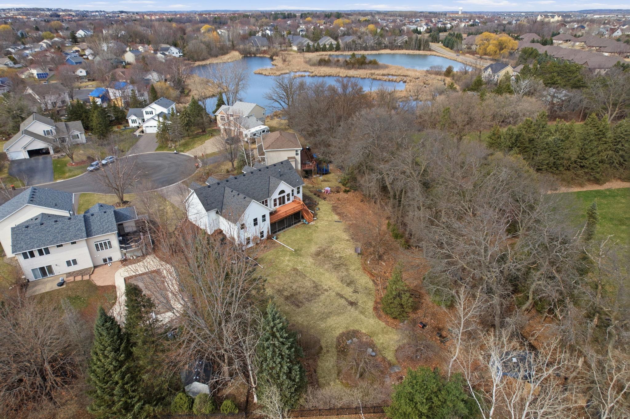 10389 Fox Run Road Woodbury, MN 55129 - Photo 2 of 43