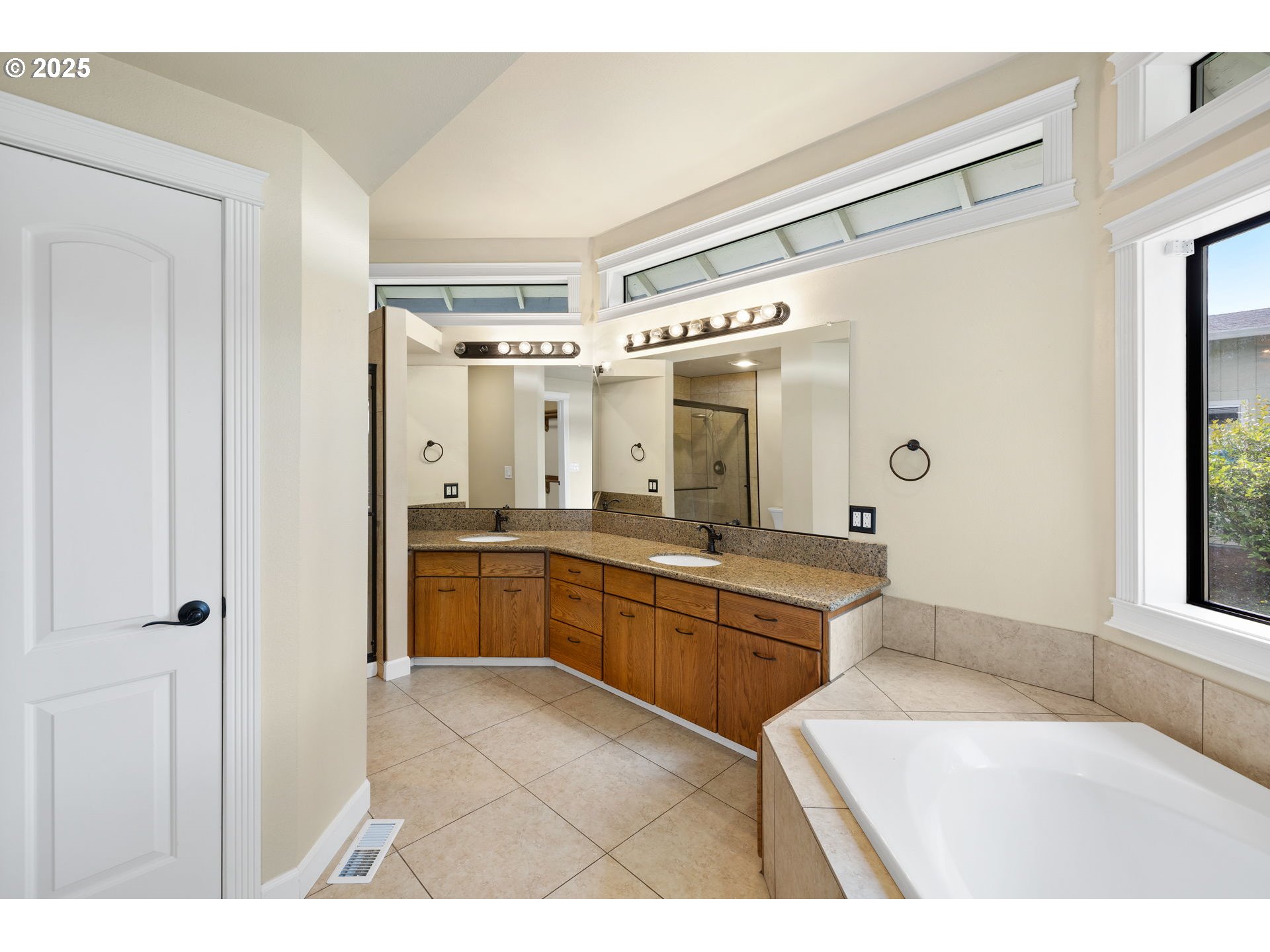 2504 Northeast 240th Street Ridgefield, WA 98642 - Photo 23 of 46 Gallery Image 23