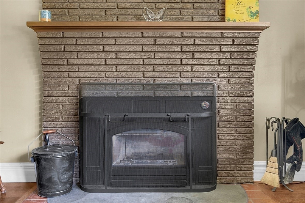 197 Upper North Row Road Sterling, MA 01564 - Photo 6 of 42 Gallery Image 6