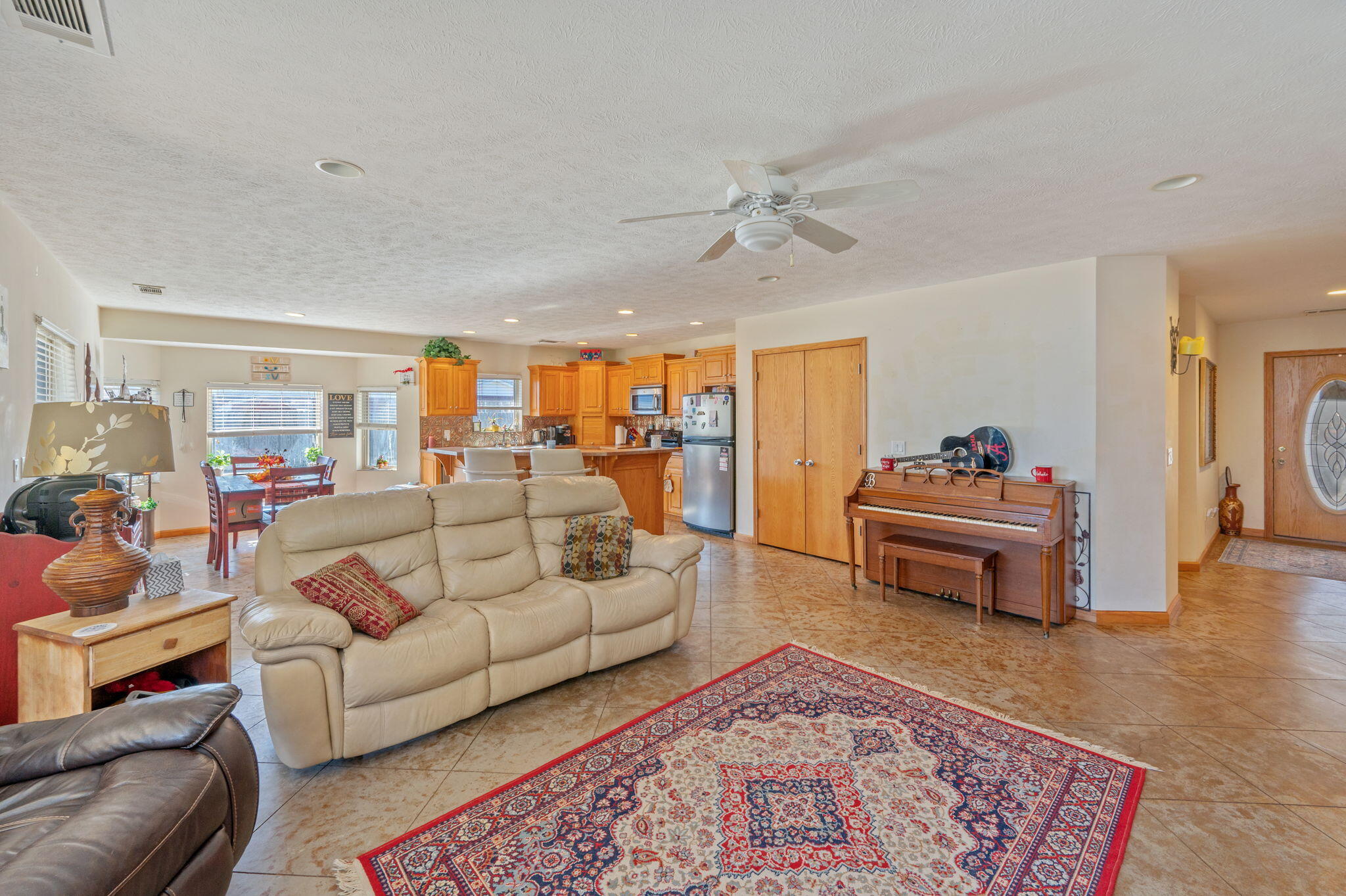 2524 Lincoln Road Navarre, FL 32566 - Photo 12 of 30 Living Room