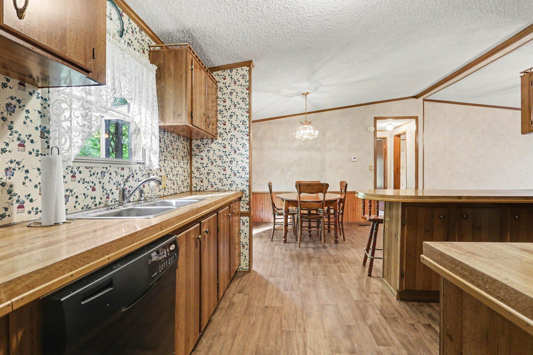 17563 Buckingham Road Logan, OH 43138 - Photo 13 of 32 013_file_9484