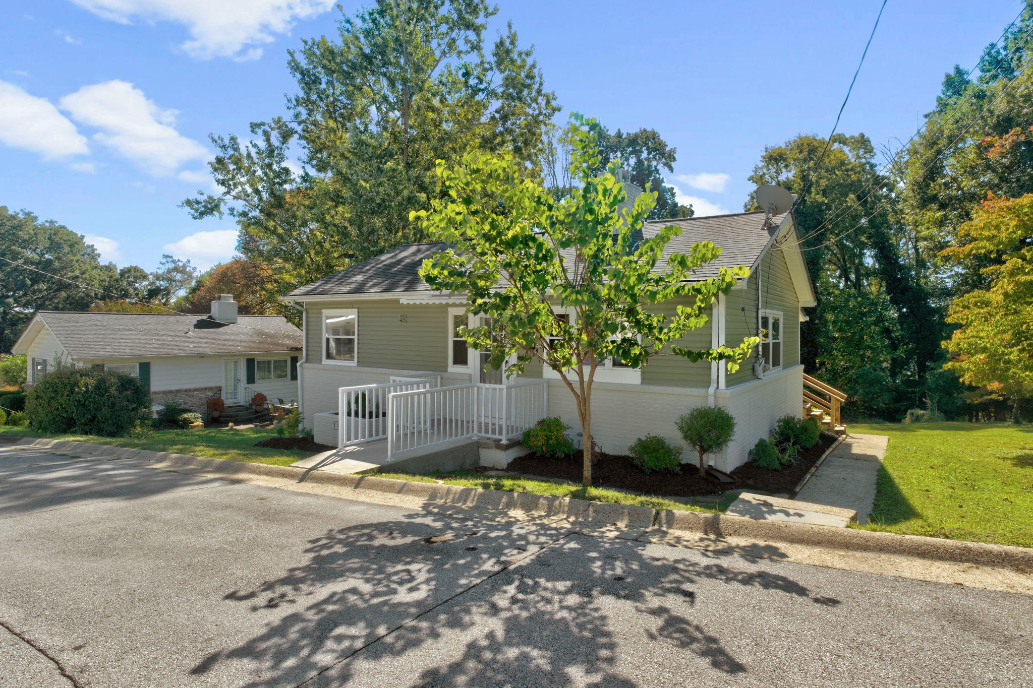 112 East Magnolia Lane Oak Ridge, TN 37830 - Photo 3 of 37 112+E+Magnolia+Ln+Oak+Ridge-2-web