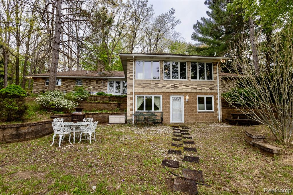 8197 Irish Road Millington, MI 48746 - Photo 3 of 58