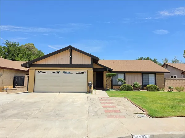 $2,990 | 44034 4th Street East, Lancaster, CA 93535