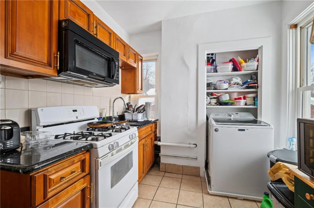 238 Shadyhill Road Pittsburgh, PA 15205 - Photo 15 of 25 Unit 2 Kitchen