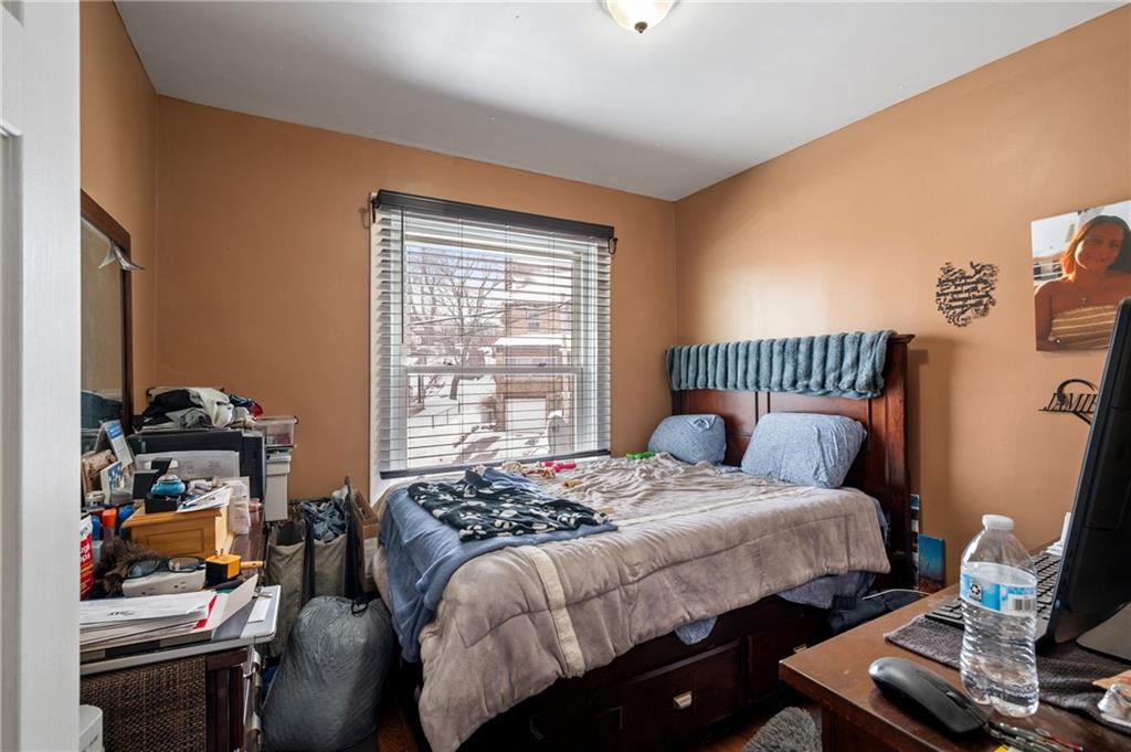 238 Shadyhill Road Pittsburgh, PA 15205 - Photo 22 of 25 Unit 2 Second Bedroom