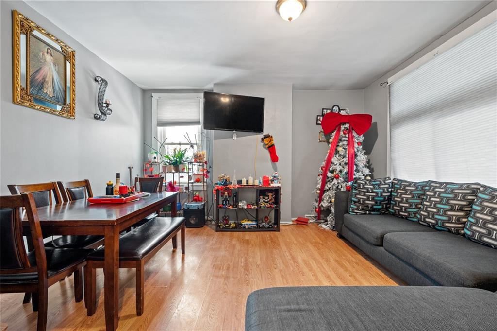 238 Shadyhill Road Pittsburgh, PA 15205 - Photo 3 of 25 Unit 1 Living Room