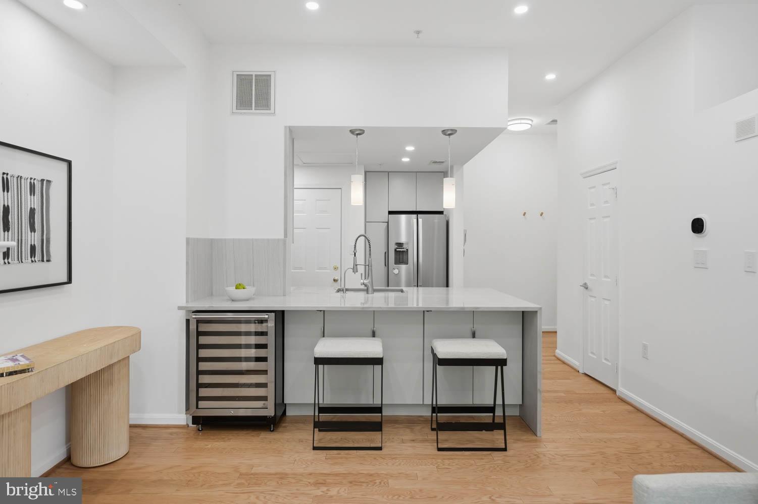 1935 Belmont Road Northwest, Unit 1122 Washington, DC 20009 - Photo 4 of 24