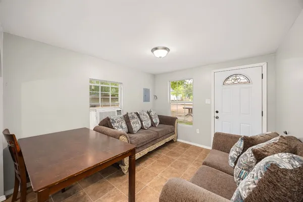 $330,000 | 664 County Road 3404, Cleveland, TX 77327